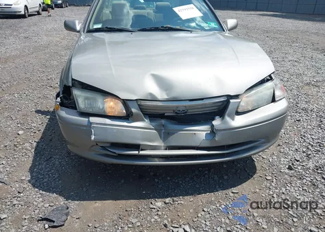 2001 Toyota Camry Le V6 z USA, uszkodzony, nr VIN JT2BF22K610332021